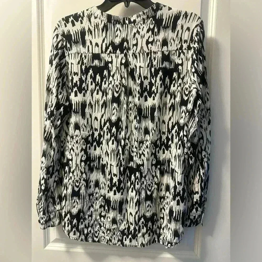 Medium Top from NOTATIONS Chic Business Casual Top - Picture 7 of 16